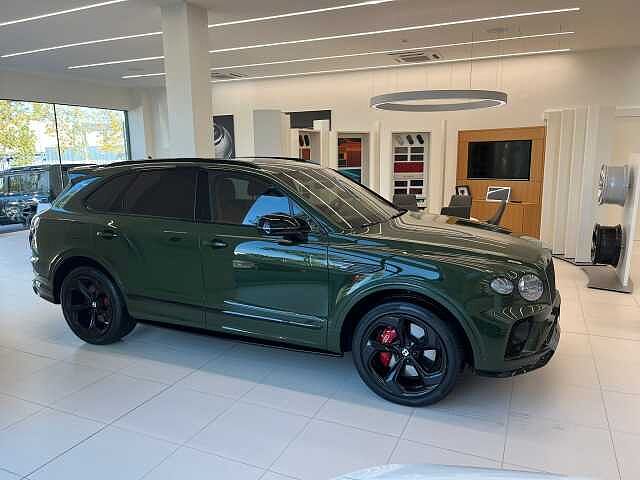 2:Bentley Bentayga, SUV, British Racing Green 4 (Solid), Bentley Madrid