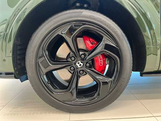 6:Bentley Bentayga, SUV, British Racing Green 4 (Solid), Bentley Madrid