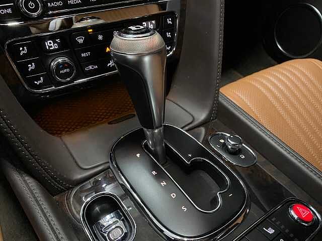 20:Bentley Continental GT, Coupe, Midnight Emerald, Bentley Madrid