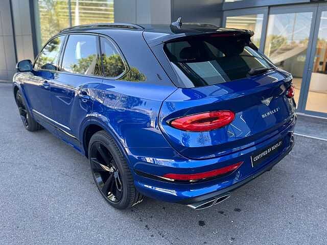 10:Bentley Bentayga, SUV, Black Sapphire over Sequin Blue, Bentley Madrid